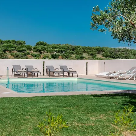 Villa Mangie - Private Pool, Sleeps 11 Herszonisszosz