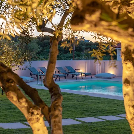 Mangie - Private Pool, Sleeps 11 Villa Herszonisszosz