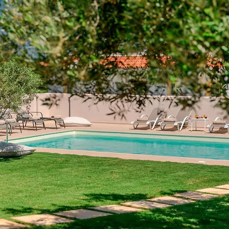 Villa Mangie - Private Pool, Sleeps 11
