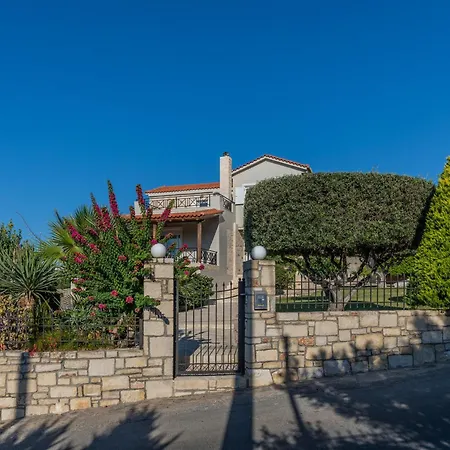 Villa Mangie - Private Pool, Sleeps 11