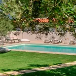 Βίλα Mangie - Private Pool, Sleeps 11