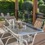 Mangie - Private Pool, Sleeps 11 *