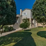 Mangie - Private Pool, Sleeps 11 Villa