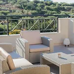 Mangie - Private Pool, Sleeps 11