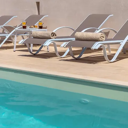 וילה Mangie - Private Pool, Sleeps 11 *