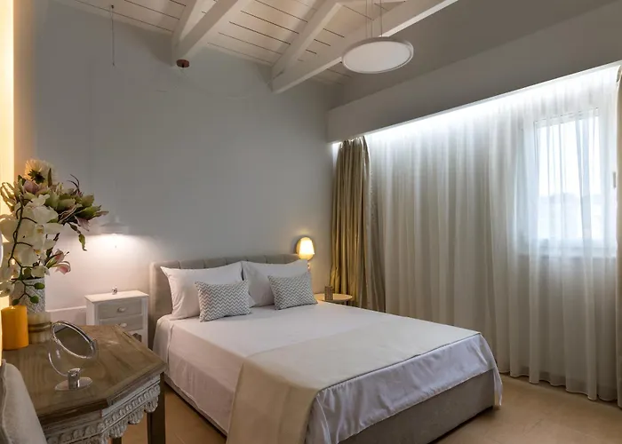 Mangie - Private Pool, Sleeps 11 Βίλα Χερσόνησος