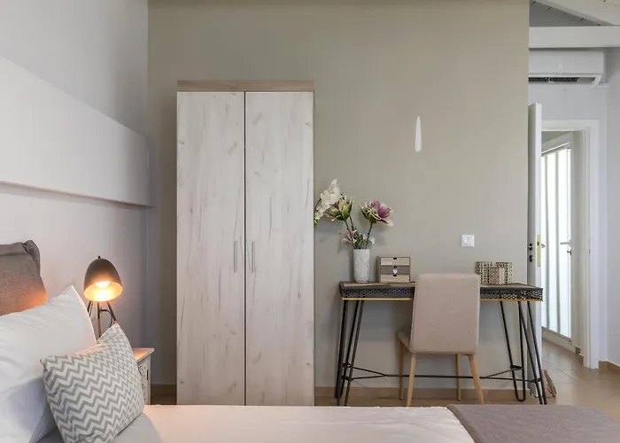 Mangie - Private Pool, Sleeps 11 Βίλα Χερσόνησος