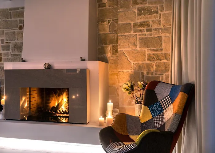 Mangie - Private Pool, Sleeps 11