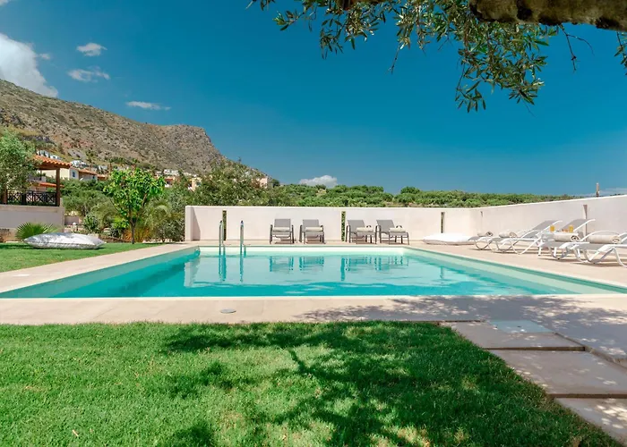 Mangie - Private Pool, Sleeps 11 Χερσόνησος
