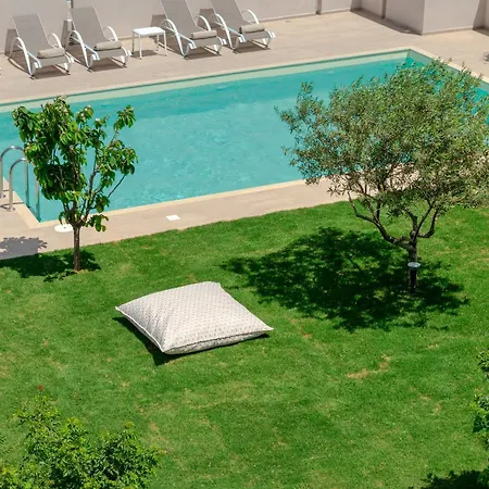 Mangie - Private Pool, Sleeps 11