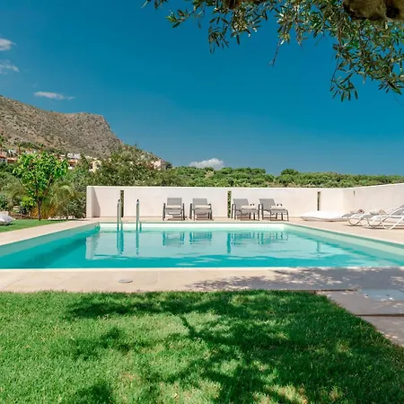 Mangie - Private Pool, Sleeps 11 Hersonissos (Crete)
