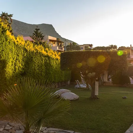Vila Mangie - Private Pool, Sleeps 11