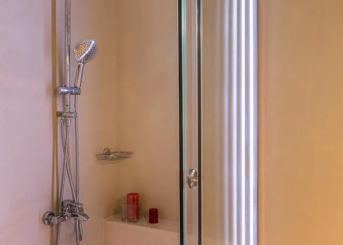 Vilă Mangie - Private Pool, Sleeps 11 *