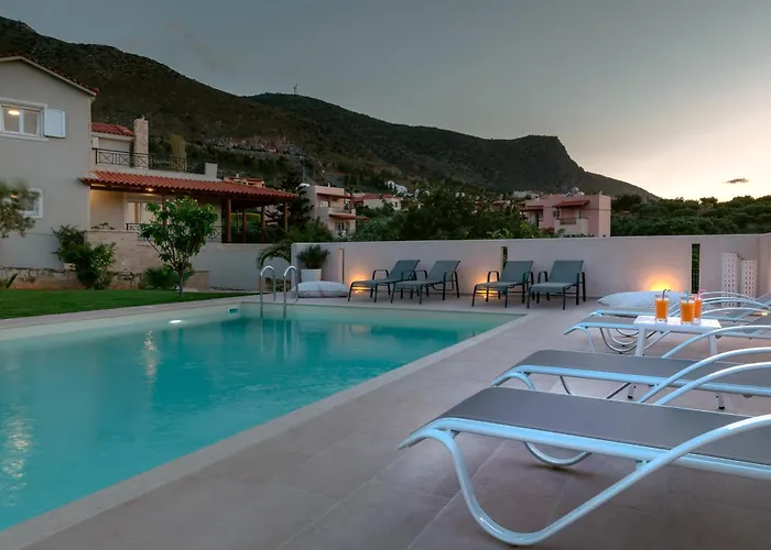 Mangie - Private Pool, Sleeps 11 Vilă