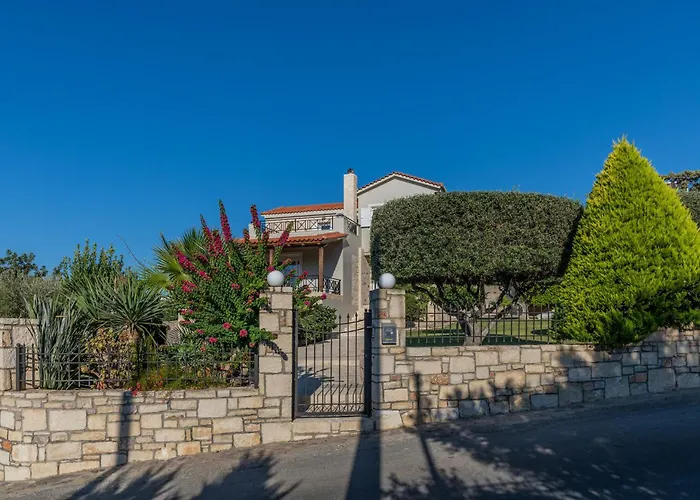 Villa Mangie - Private Pool, Sleeps 11